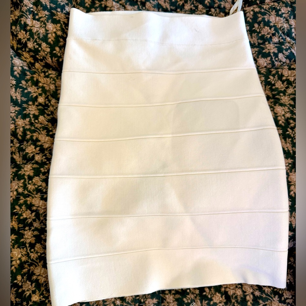 Bcbg Sz Small Power Skirt NWT *Simone